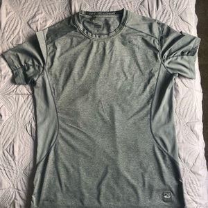 NIKE PRO COMBAT SHORT SLEEVE SHIRT MEN L FITTED TSHIRT DRI FIT GREY